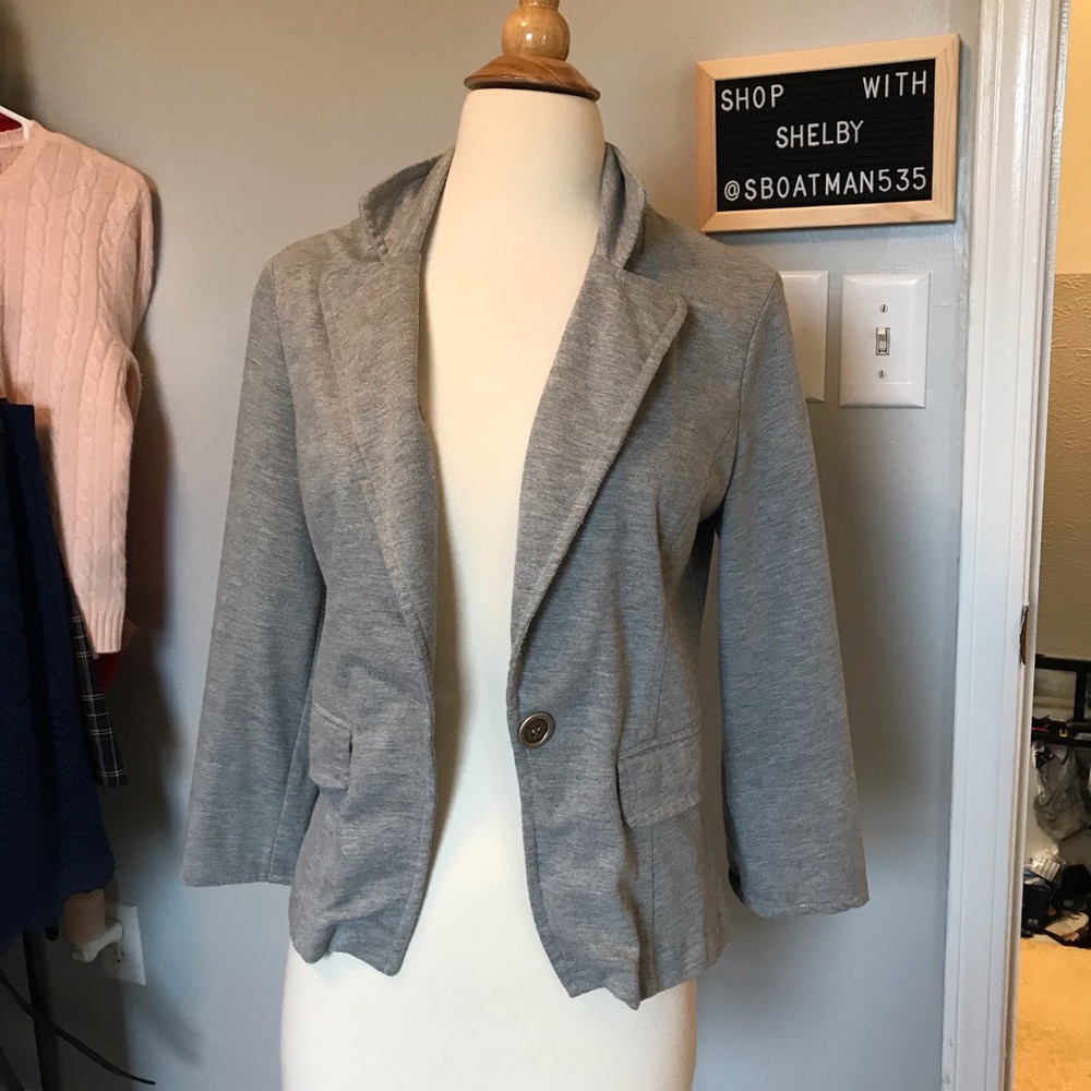 Cute grey blazer 😍